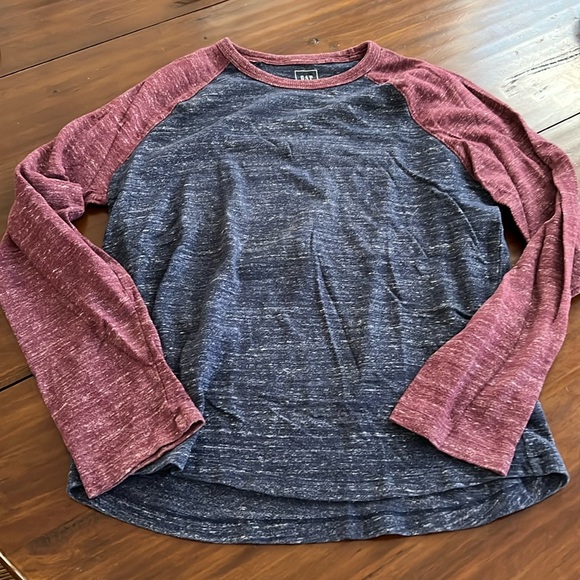 Gap Size L Blue / Burgundy Baseball Tee / light sweater feel - Picture 1 of 1
